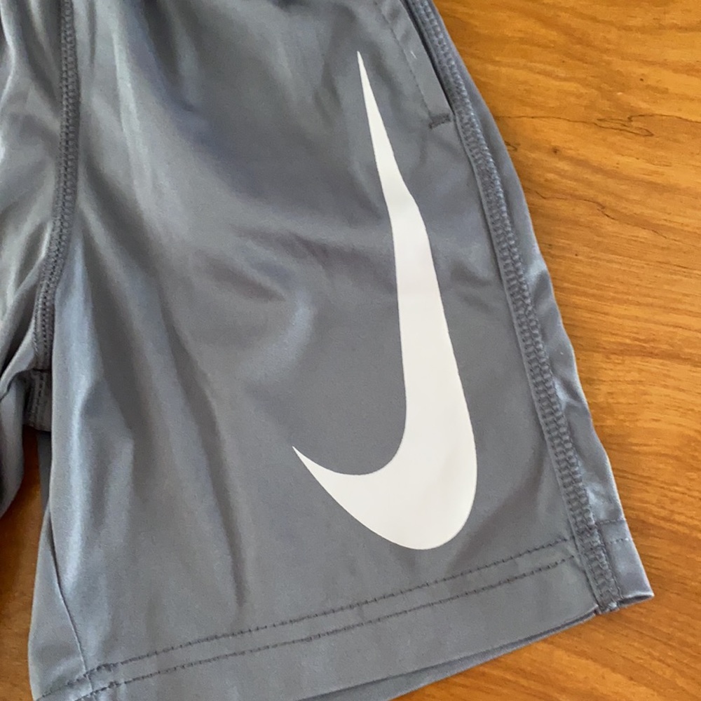 Nike Performance Shorts - Picture 2 of 5